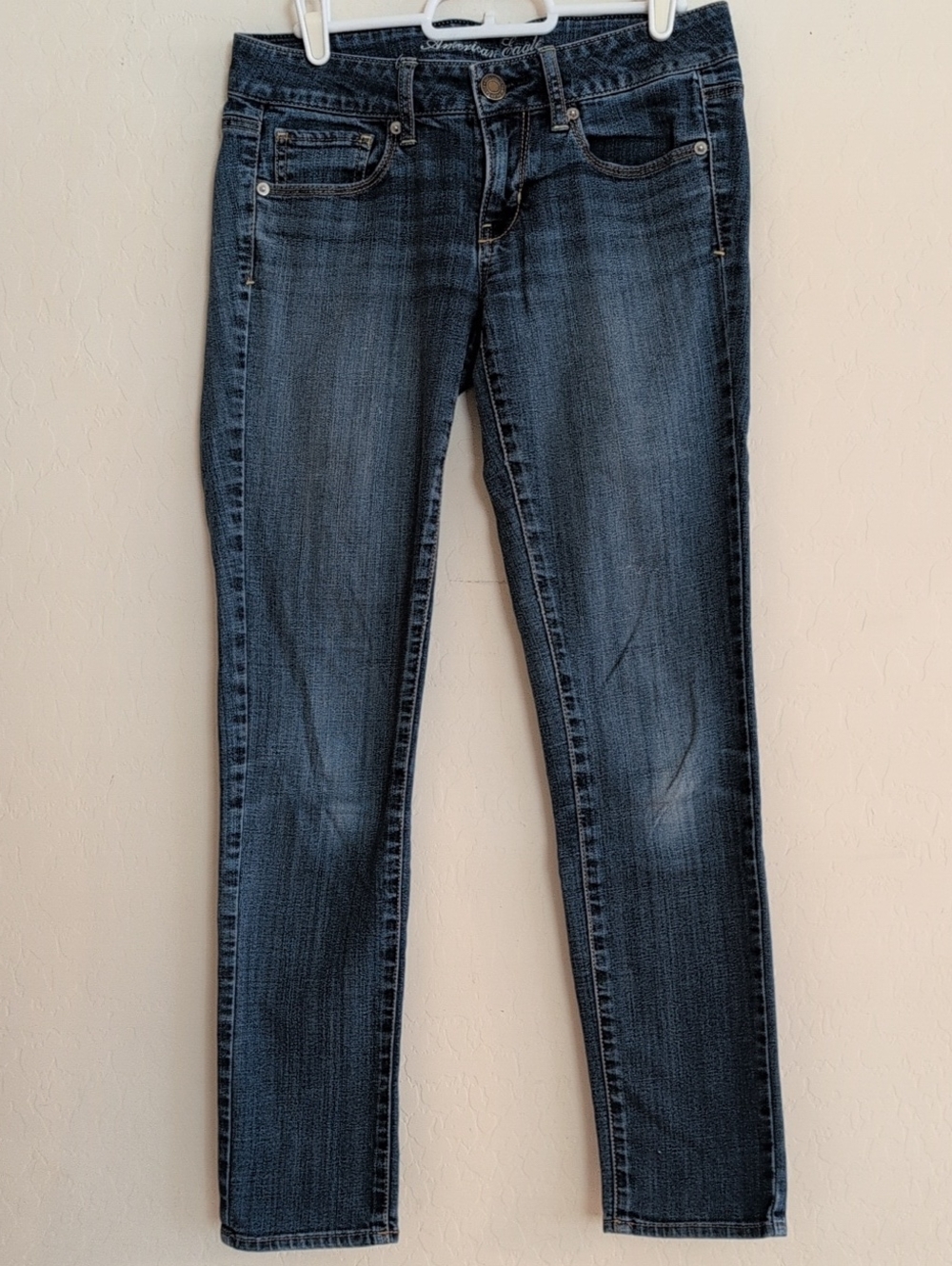American Eagle Classic Women's Dark Wash Low Rise Skinny Jeans - Size 4